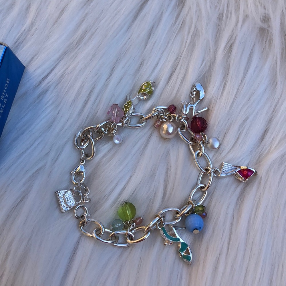 Avon charming shoe bracelet - Picture 4 of 5